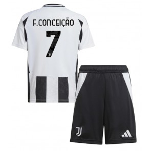 Billiga Juventus Francisco Conceicao #7 Hemmatröja Barn 2024-25 Kortärmad (+ Korta byxor)